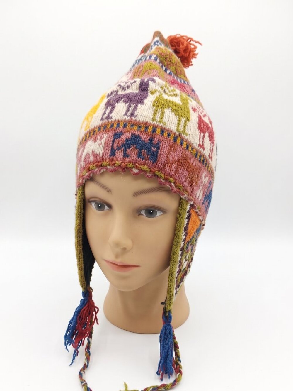Andean Sheep's Wool Chullo Hat – Traditional Llama Design – Warm Winter Hat